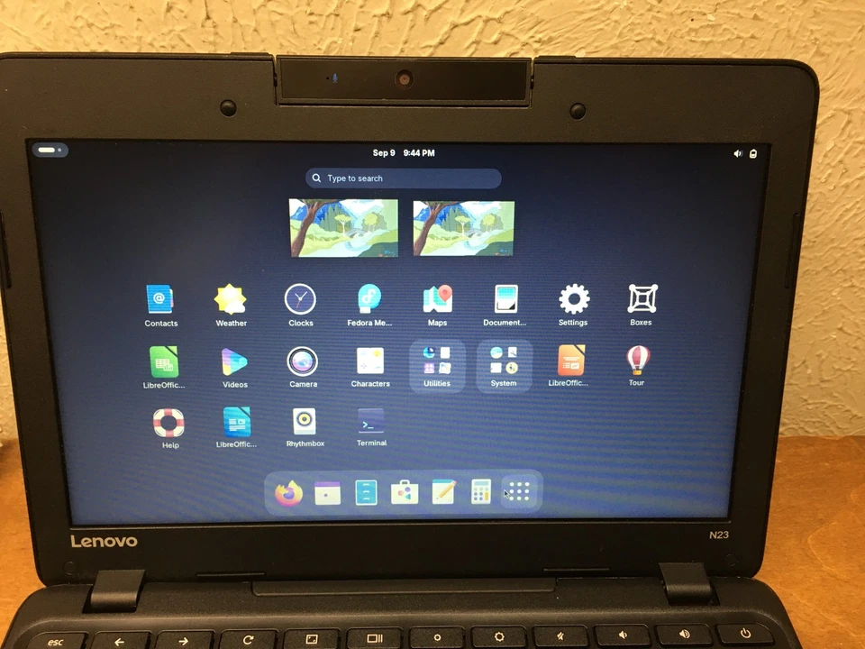 Portátil Lenovo N23 11" Intel Celeron 1.60GHz N3060 16GB - 4GB RAM Linux Fedora 42 Foto 4 de 4