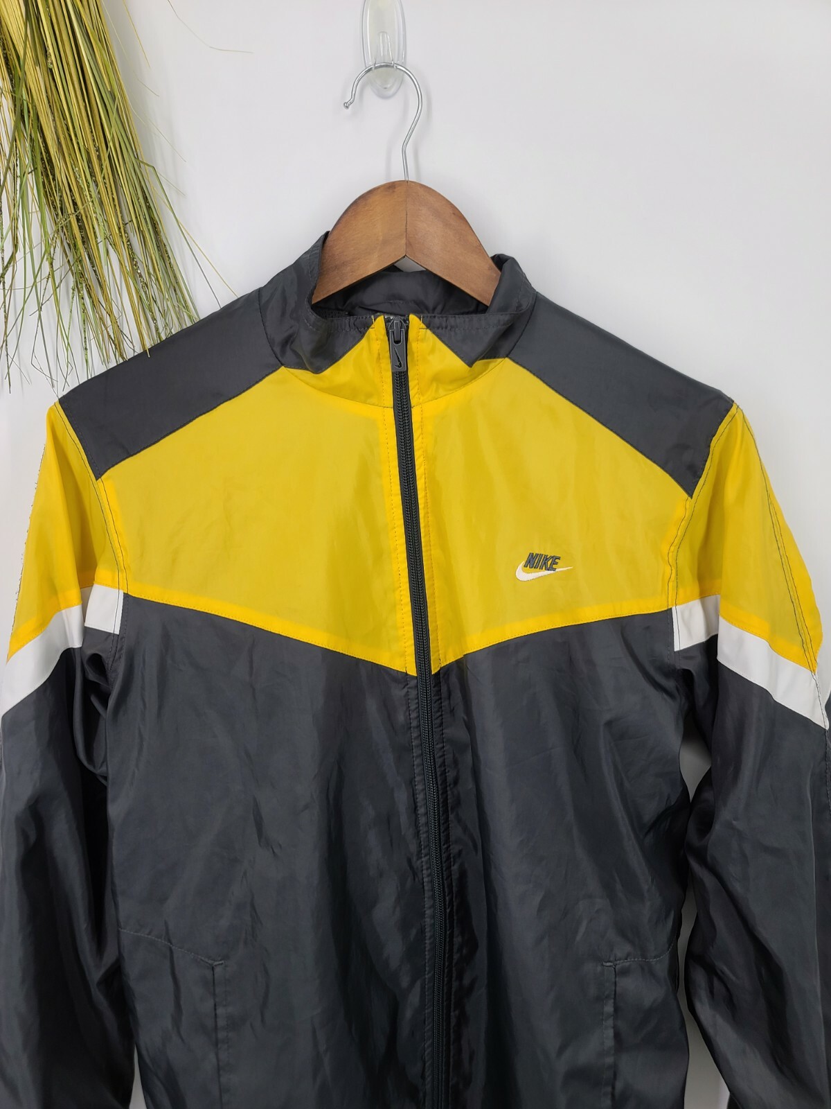 Nike Windbreaker Jacket Gray Yellow Zip 