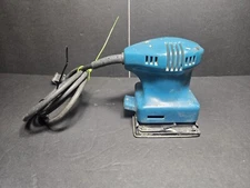 Makita Finishing Sander BO4552 Handheld Palm Power Tool C2