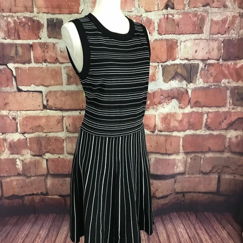 Abito Kate Spade a righe senza maniche aderente e svasato