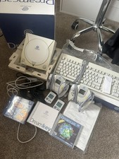 Sega Dreamcast Boxed, 2 controllers, keyboard, 2 vmu & games