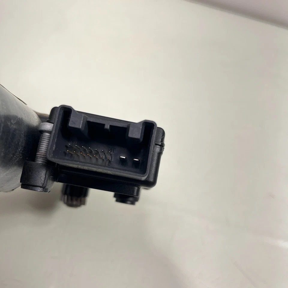 ✅ Actuador motor techo corredizo trasero Audi Q5 8R0959591A 2009-2017 OEM 0390200074 Foto 4 de 4