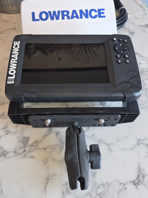 Lowrance Hook 7 Fishfinder/Chartplotter