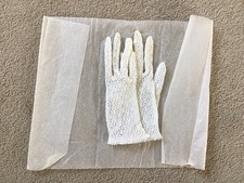 Girl's Vintage Van Raalte 7 1/2" Short White 100 Nylon Crocheted Pattern Gloves
