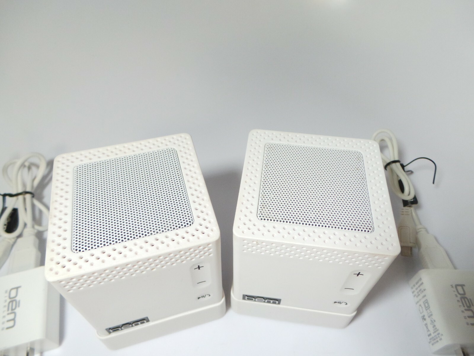 Pair of BEM HL2750 WIRELESS SPEAKER W/CHARGER & CABLE 2 Speakers eBay