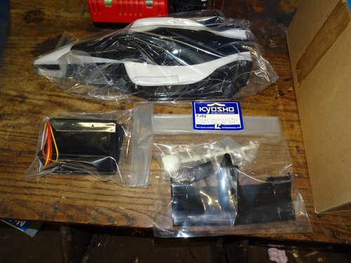Futaba DELCO Kyosho Rc Fj52 Lola T9300 Indy 1/10 Radio Control F-1 KIT - Picture 5 of 24