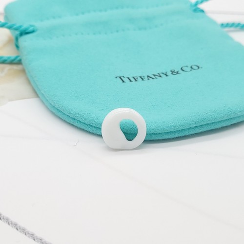 Tiffany & Co Elsa Peretti White Chalcedony Carved Eternal Circle Pendant w/Pouch - Picture 3 of 9