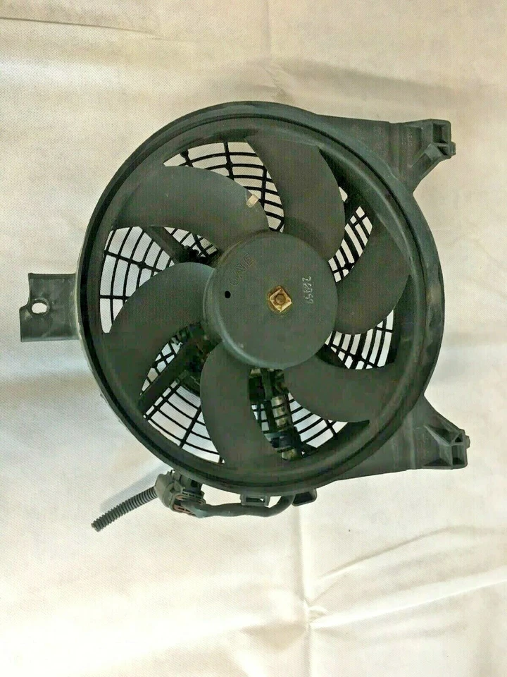 2005 - 2015 年日产 Armada 5.6L 冷却风扇组件原始设备制造商 — 第 4/4 张图片