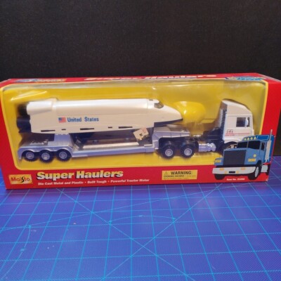 Maisto  1/55 Super Hauler U.S. Space Shuttle Real Big Rigs  Mighty Motors New 