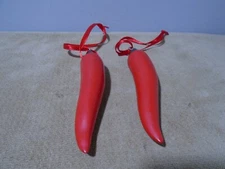 SET OF 2 SOUTHWEST CHILI PEPPER 3.5” ORNAMENTS UNRANDED (CB4705)