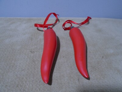 SET OF 2 SOUTHWEST CHILI PEPPER 3.5  ORNAMENTS UNRANDED (CB4705)