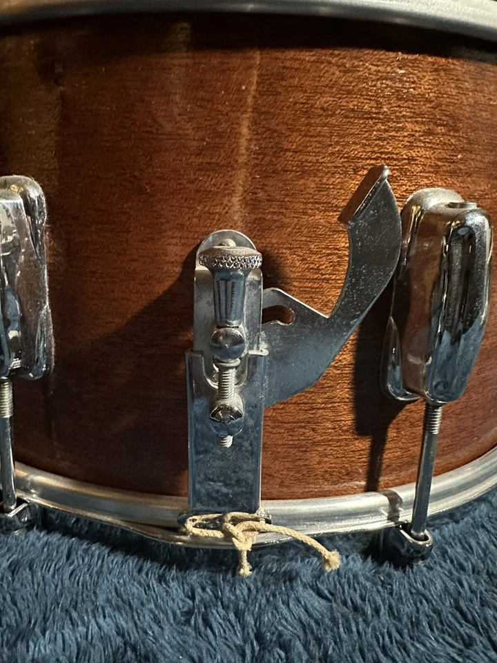 Slingerland Snare Drum 14” x 6.5” 8 Lug 1958 Black/Brass Chicago Illinois Badge - Image 4 of 4