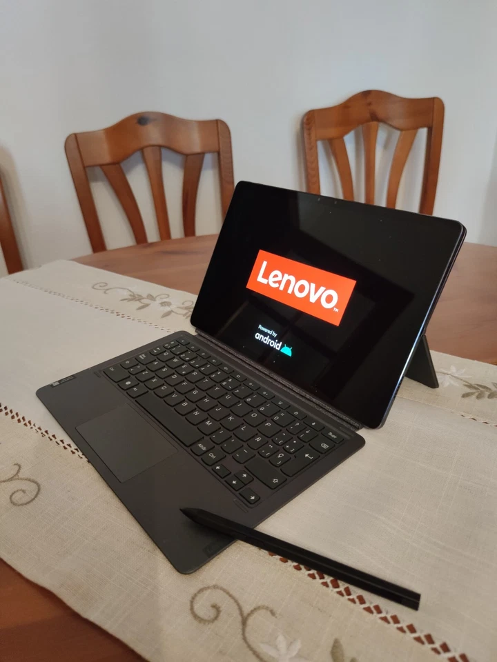 lenovo tablet P11 Pro en perfecto estado, con Lápiz y teclado incorporado - Imagen 3 de 4