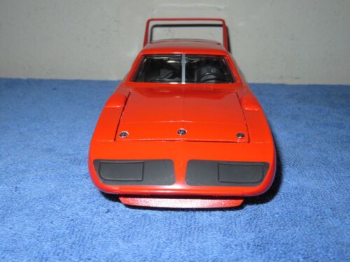 1970 PLYMOUTH SUPERBIRD RACING CHAMPIONS ERTL 1:18 OPENING HOOD & TRUNK - Picture 4 of 13