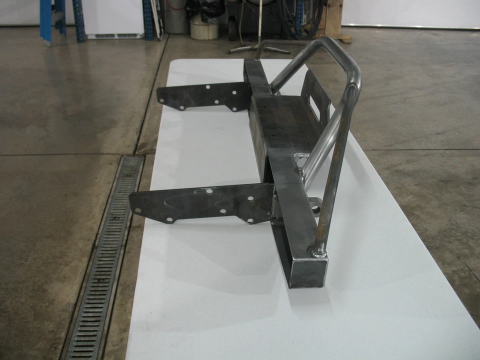 1984-2001 Jeep Cherokee XJ/Comanche Front Winch Bumper with Prerunner bars Foto 4 de 4