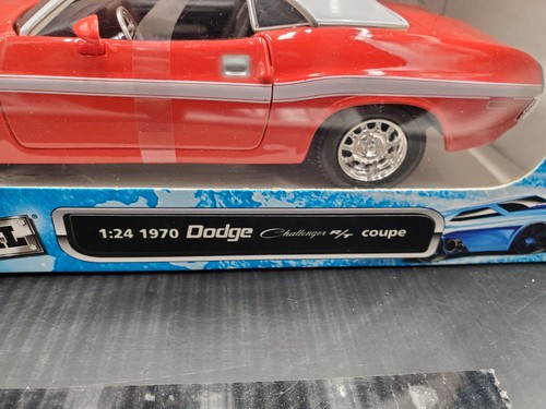 MAISTO SPECIAL EDITION 1970 DODGE CHALLENGER R/T 1/24 SCALE - Picture 3 of 16
