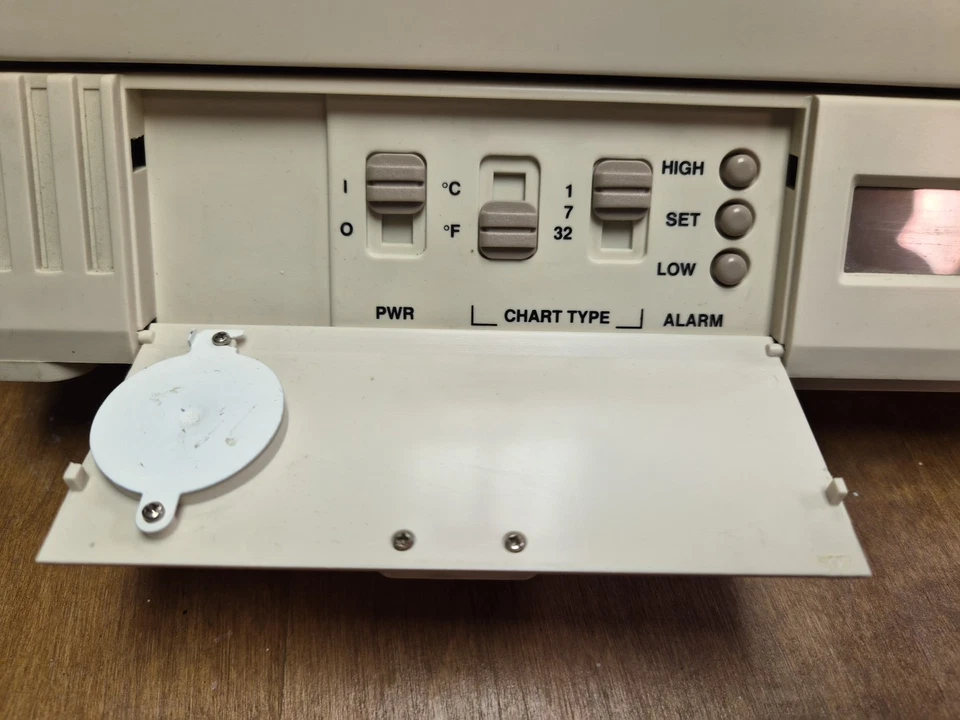 White Box Chart Recorder H50 T6 Humidity Paper Graph Temperature COMPLETE - Image 4 of 4