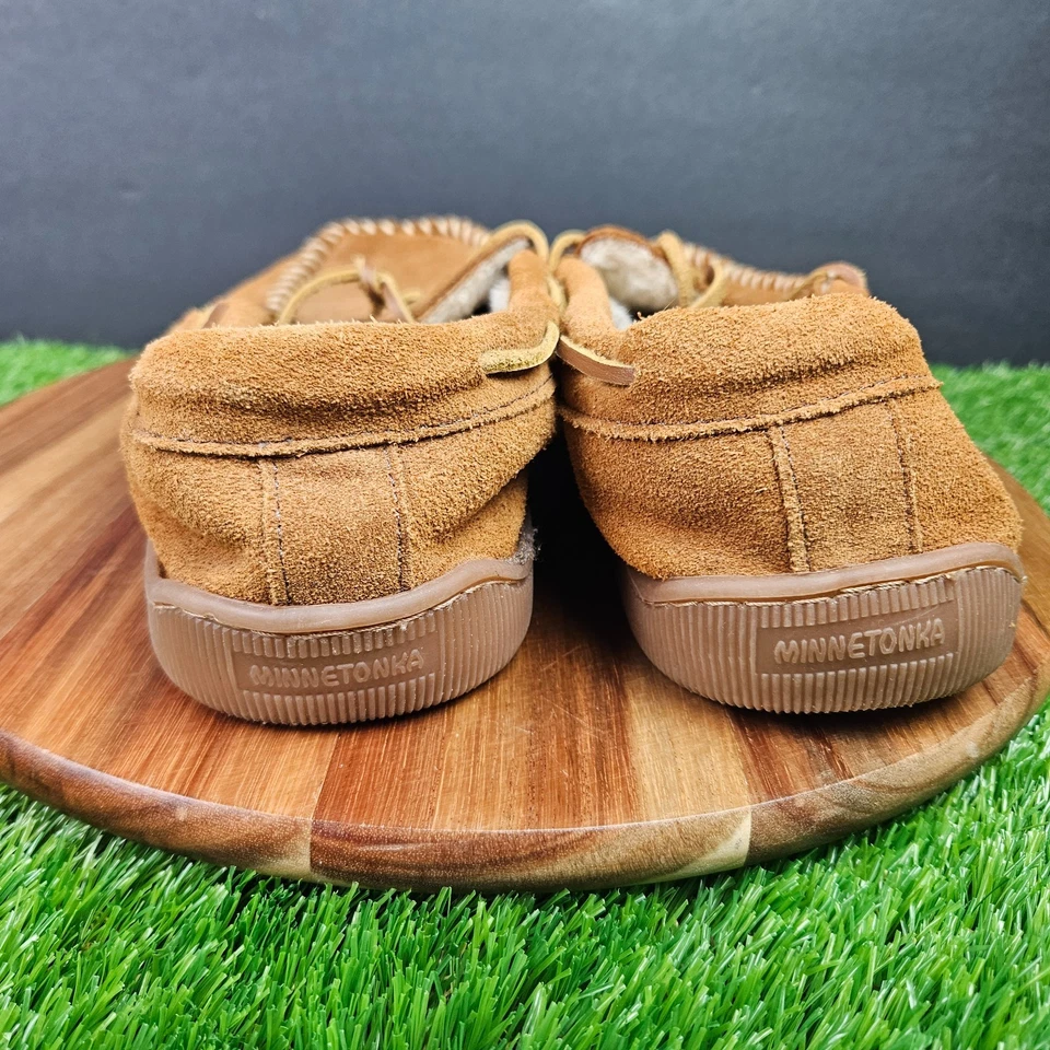Mocassins masculinos Minnetonka tamanho 12 forrados em pilha sola dura chinelos camurça marrom 3902 - Imagem 3 de 4