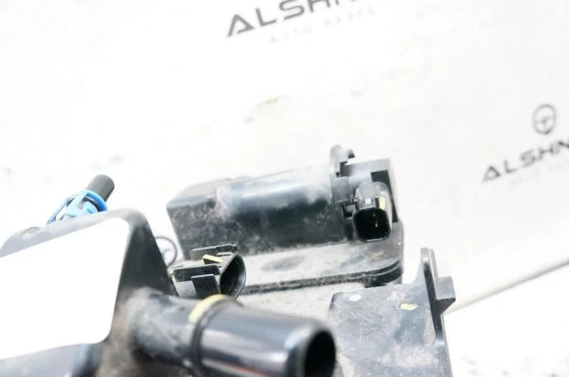 Chevrolet Malibu 2016-2017 bote de emisiones de evaporador de vapor de combustible 22985454 OEM Foto 4 de 4
