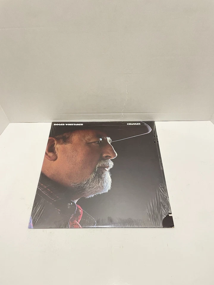 ROGER WHITTAKER, "CHANGES" LP, 33 RPM,12 VINYL 1981 RCA RECORDS #AFL1-4129 NEW - Image 3 of 3