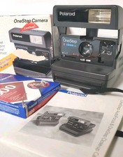 Vintage Polaroid One Step Close Up Camera 600 Film With Strap Box. TESTED
