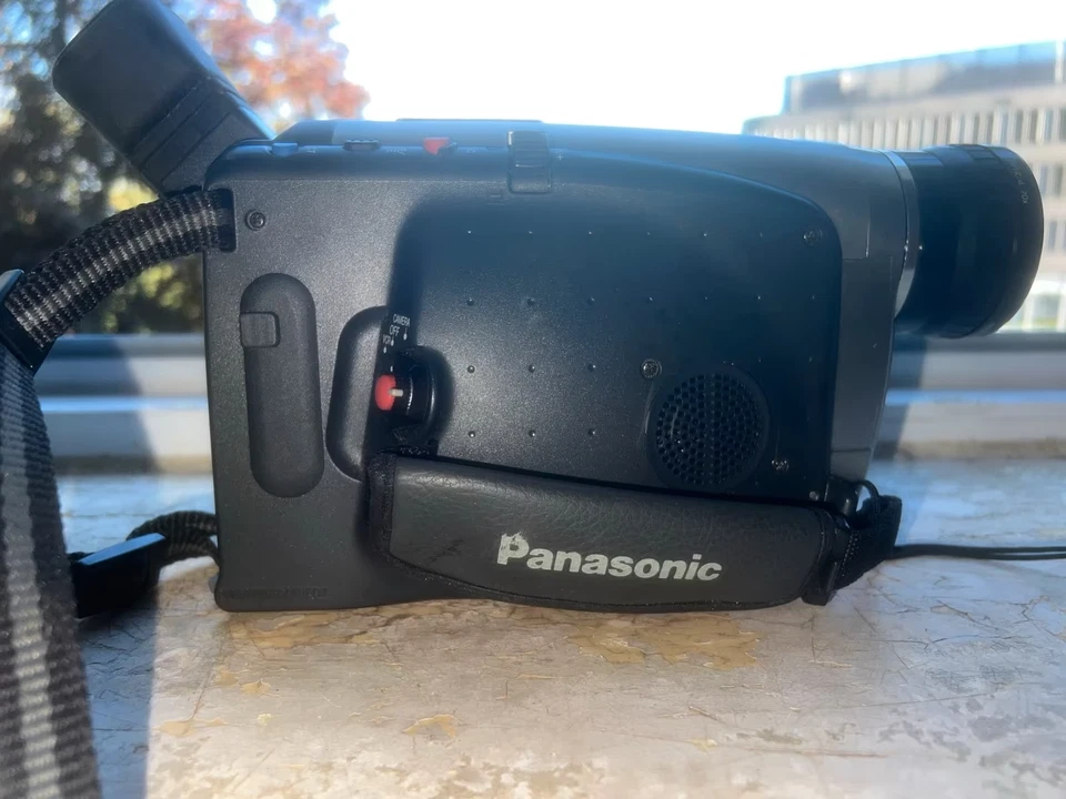 Panasonic NV-VZ1 Camcorder inkl. viel Zubehör - Bild 3 von 4