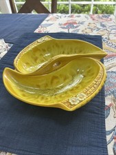 Vintage USA Pottery Yellow Daisy Divided Serv...