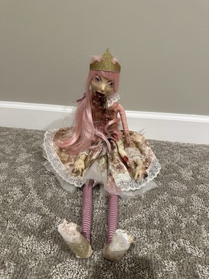Strange Dolls By Beth Robinson