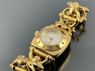 Gucci 6400L Quartz Gold Swiss Made White Dial Working watch F/S