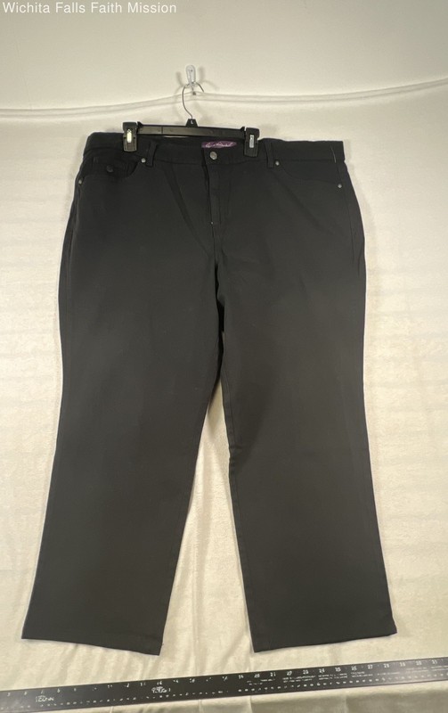 Gloria Vanderbilt Women's Amanda Tapered Leg Classic Rise Black Jeans Sz 24W NWT