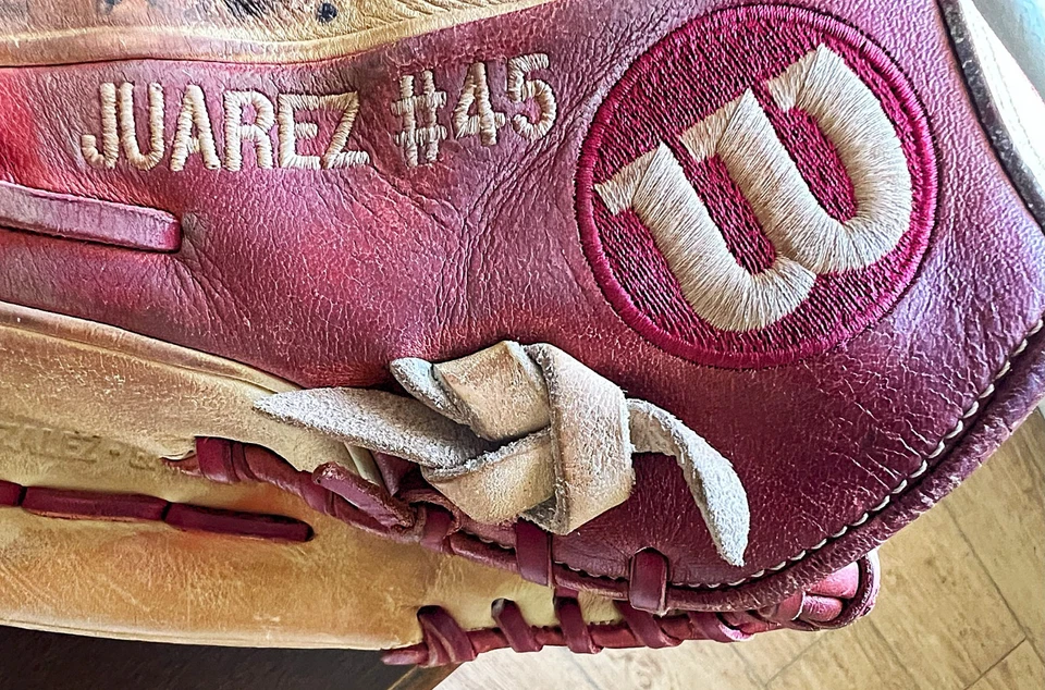 SIGNED Giselle Juarez A2000 Gio Gonzalez GG47 Fastpitch Pitcher's Glove - Image 2 of 4