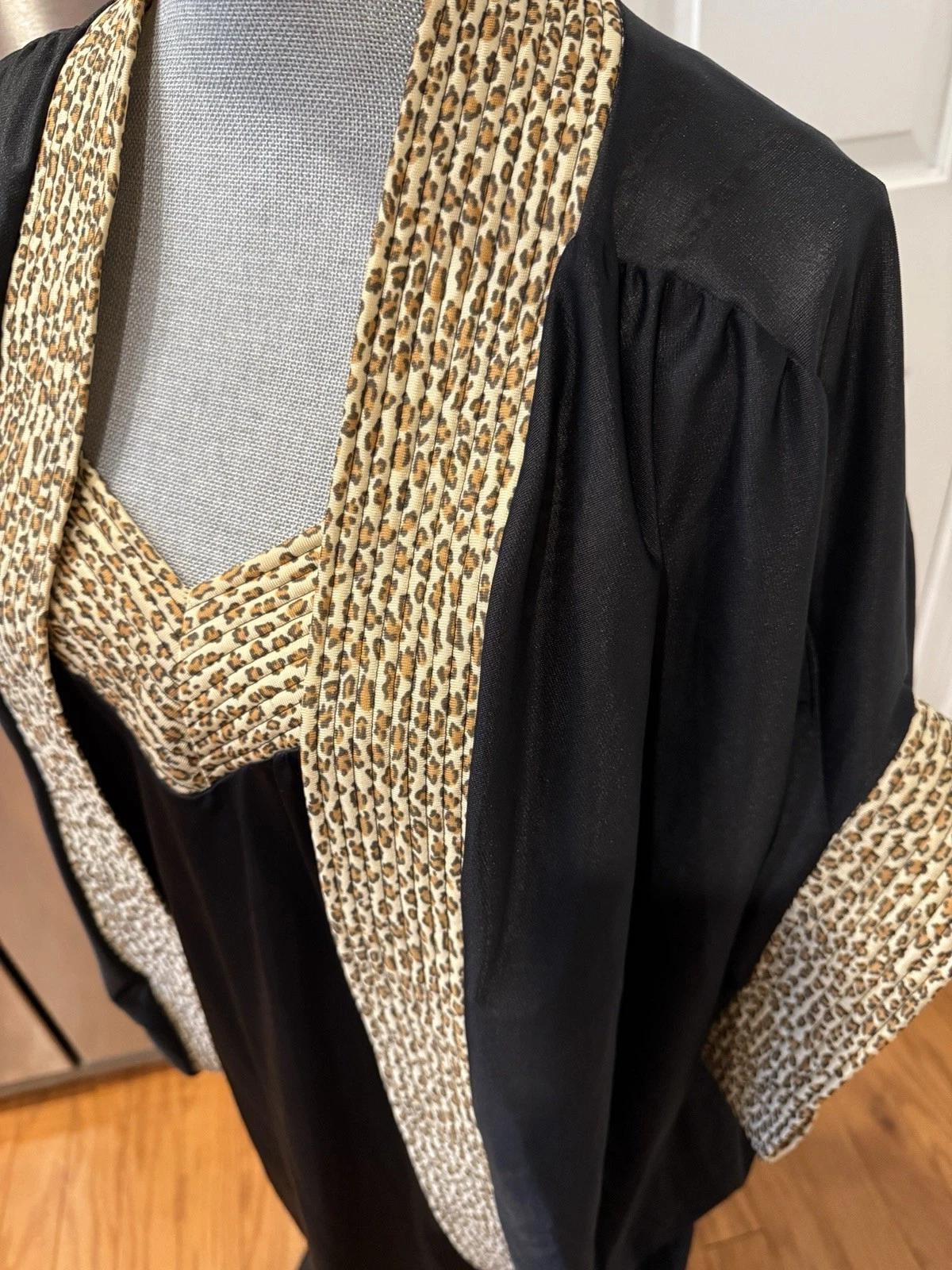 UNDERCOVER CAMICIA DA NOTTE VINTAGE ANNI 70 SOTTOCOPERTA NERA LEOPARDO E ABITO PEIGNOIR SMALL USA