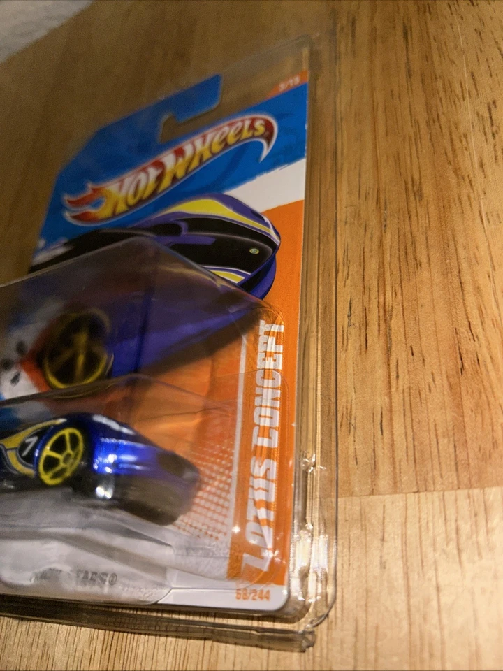 HOT WHEELS СЕРИЯ TRACK STARS 2011 LOTUS CONCEPT - Изображение 2 из 4