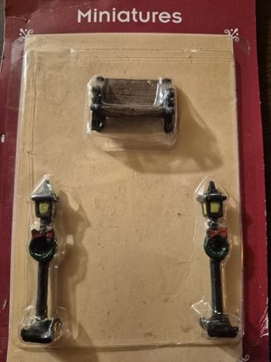 Cobblestone Corners Miniature Christmas Village 3pc Bench & Street Lamps Set