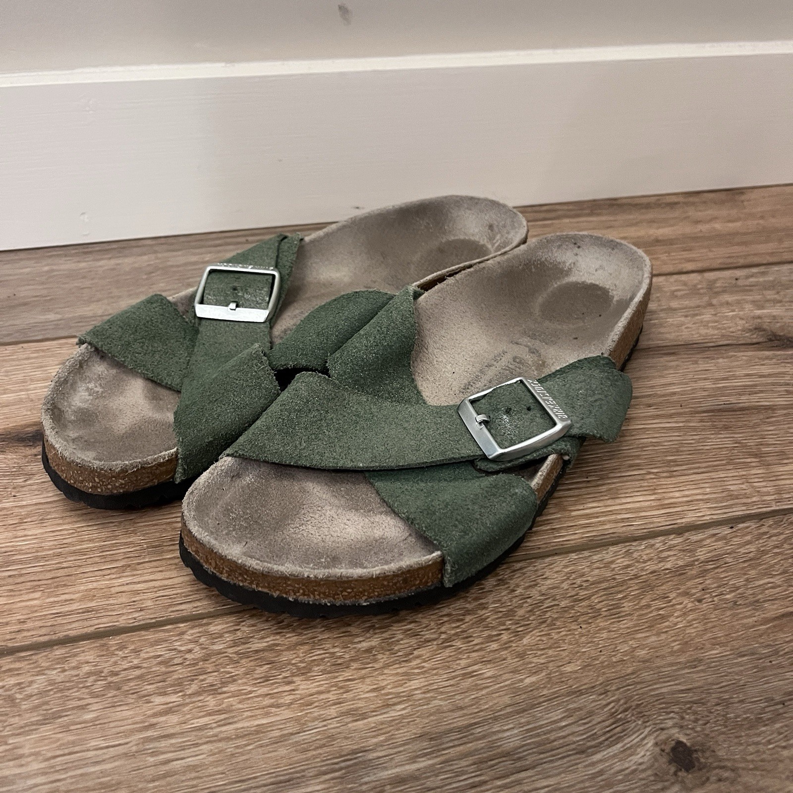 Birkenstock Siena Green Shimmer Leather Casual Foot Bed Sandal Size 40 (US 9)