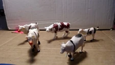 Lot of 4 JARU Cattle plus one unbranded PVC Plastic China White