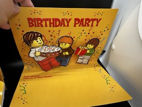 LEGO Minifigure Birthday Set