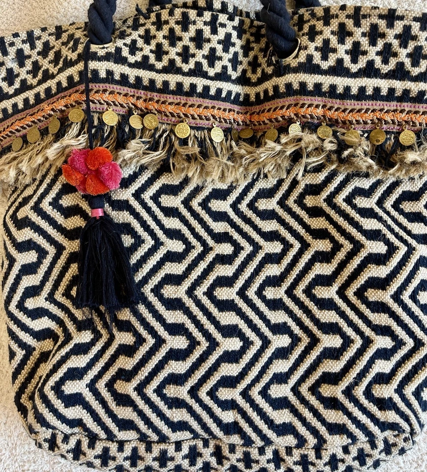 Bolso de Mano/Bolso de Hombro C&C California Tejido Yute Borla Azul Marino/Marfil Multi Bohemio Foto 2 de 4