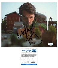 Matthew Rhys "A Beautiful Day in the Neighborhood" AUTOGRAPH Signed 8x10 Photo