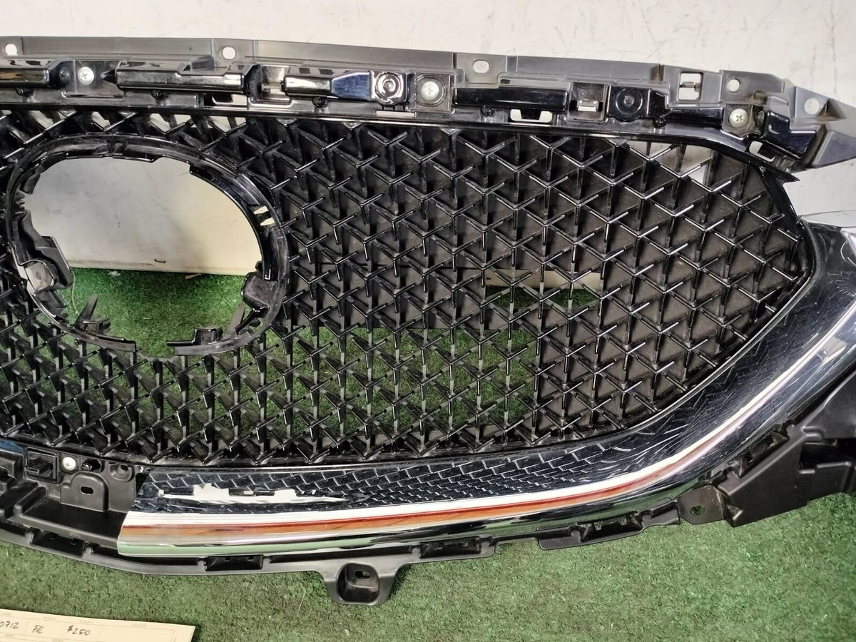 1 small crack 2017-2021 MAZDA CX5 CX-5 FRONT GRILLE OEM 2018-2020