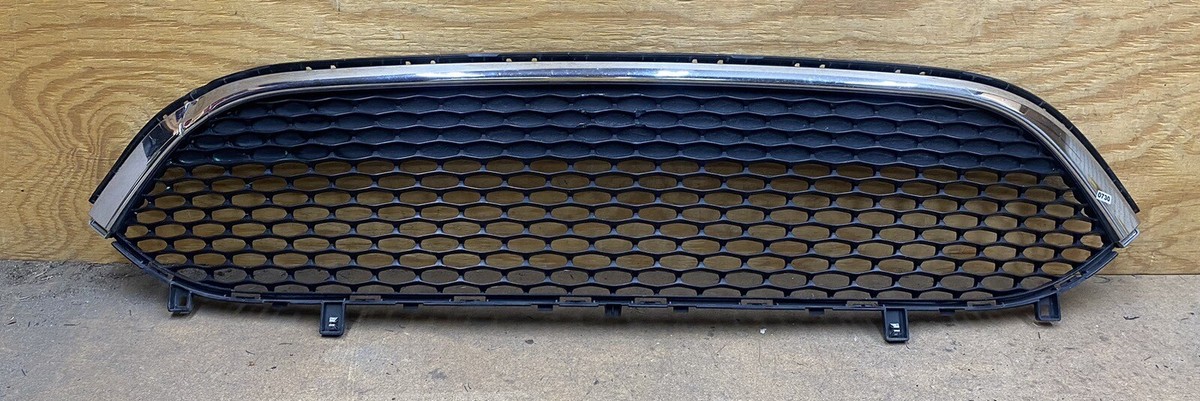 2017 2018 2019 2020 Chrysler Pacifica Front Lower Grille