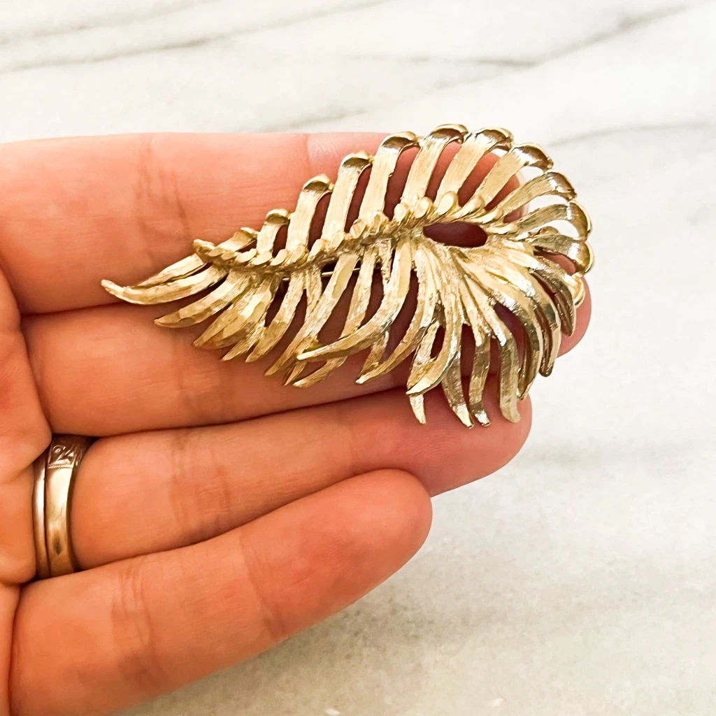 Bsk jewelry brooch deals