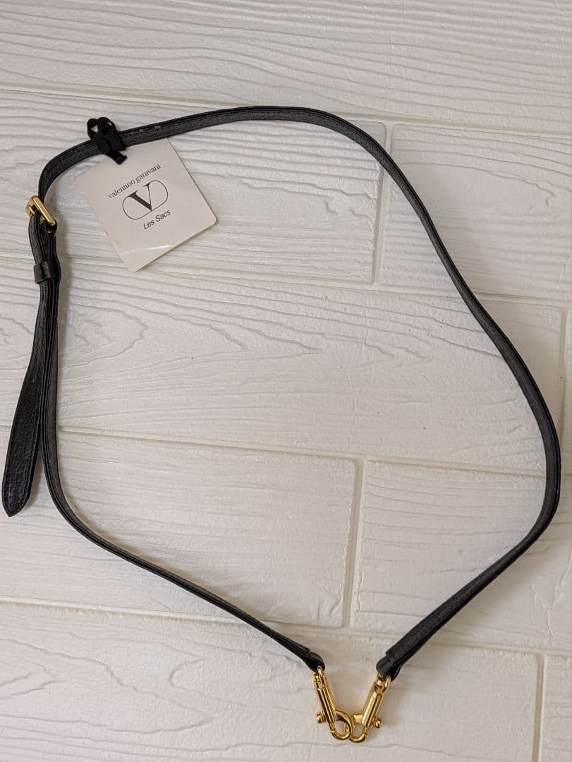 Valentino Garavani Black Leather Shoulder Bag, Elegant, Slightly Used Japan thumbnail 18