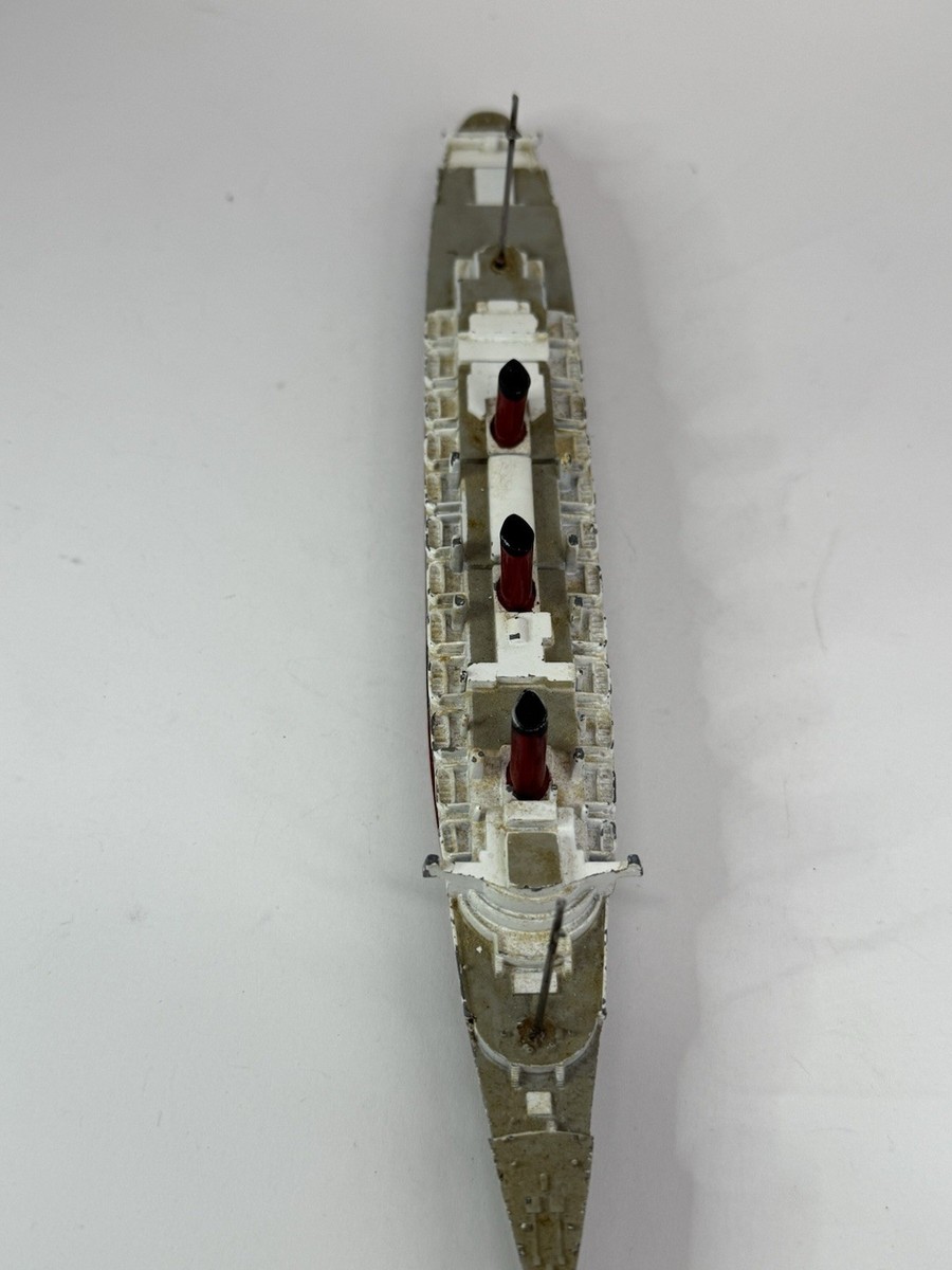 Vintage Triang Minic Queen Mary British 1936 Passenger Ship