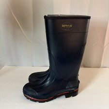 Made in USA size 8 Rubber boots. NWT