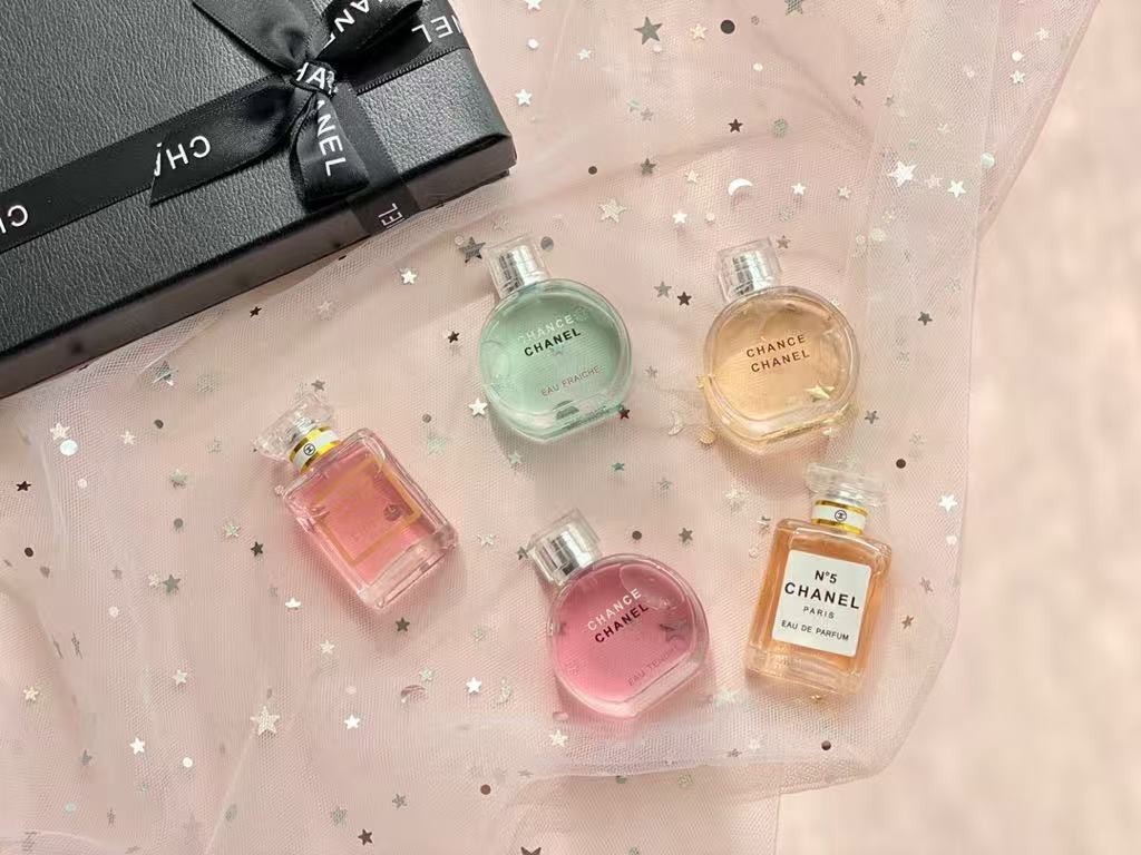 CHANEL Wardrobe Mini Perfume 5 Piece Set 7.5ml Black Box Set