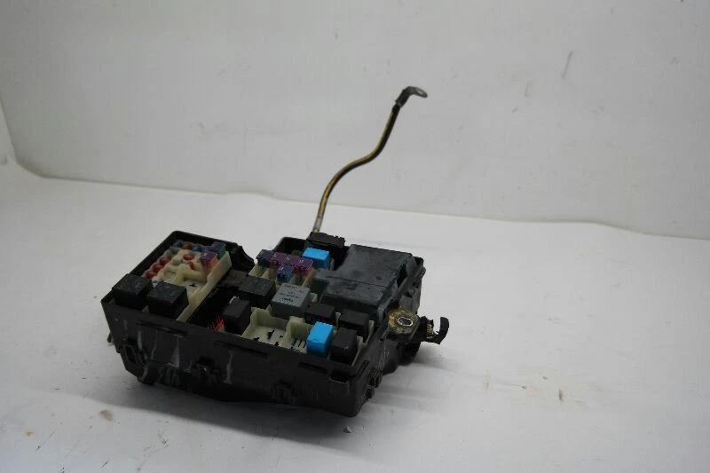 04 05 06 07 08 09 MAZDA CAJA DE FUSIBLES MOTOR 3 SIN TURBO Foto 3 de 4