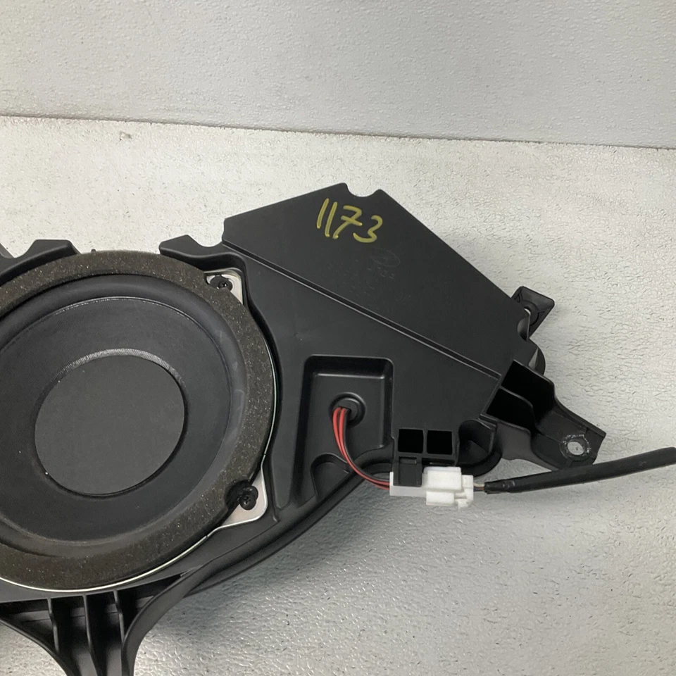2013-2017 Hyundai Veloster Subwoofer Speaker Assembly 96380-2V100 OEM 13-17 - Image 3 of 4