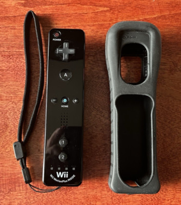 Authentic Original Nintendo Wii Controller w/ Wii Motion Plus Black Wii Remote