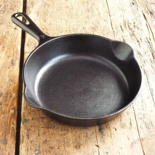 Vintage GRISWOLD Cast Iron SKILLET Frying Pan # 4 SMALL BLOCK LOGO - Ironspoon